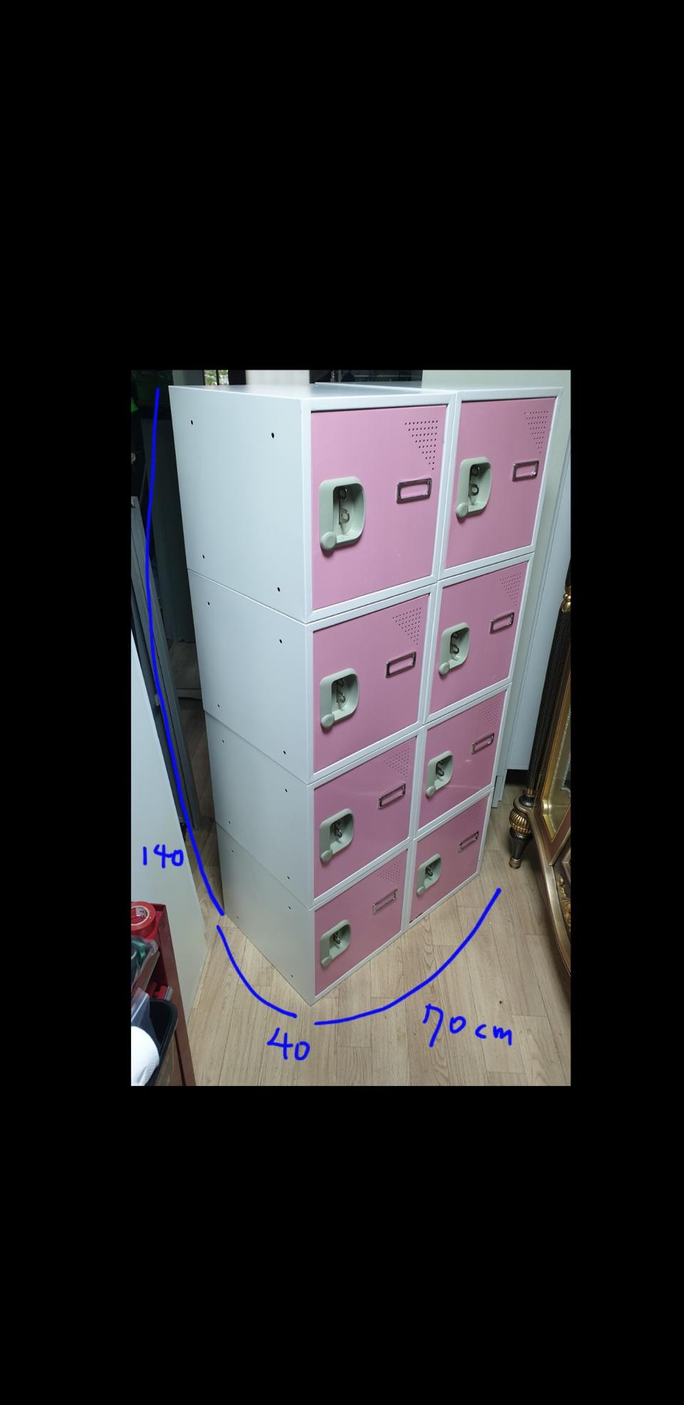 컬러 철제 사물함 8칸 결합상태로 판매(열쇠사용시 잠금 가능)