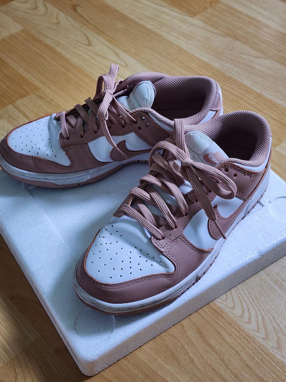 거의새상품* 나이키 245 덩크 로우 DD1503 118 로즈 위스퍼