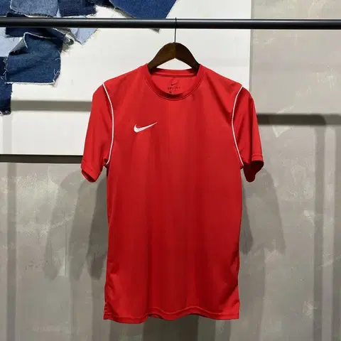 (95) 나이키 드라이핏 스포츠 기능성 반팔 티