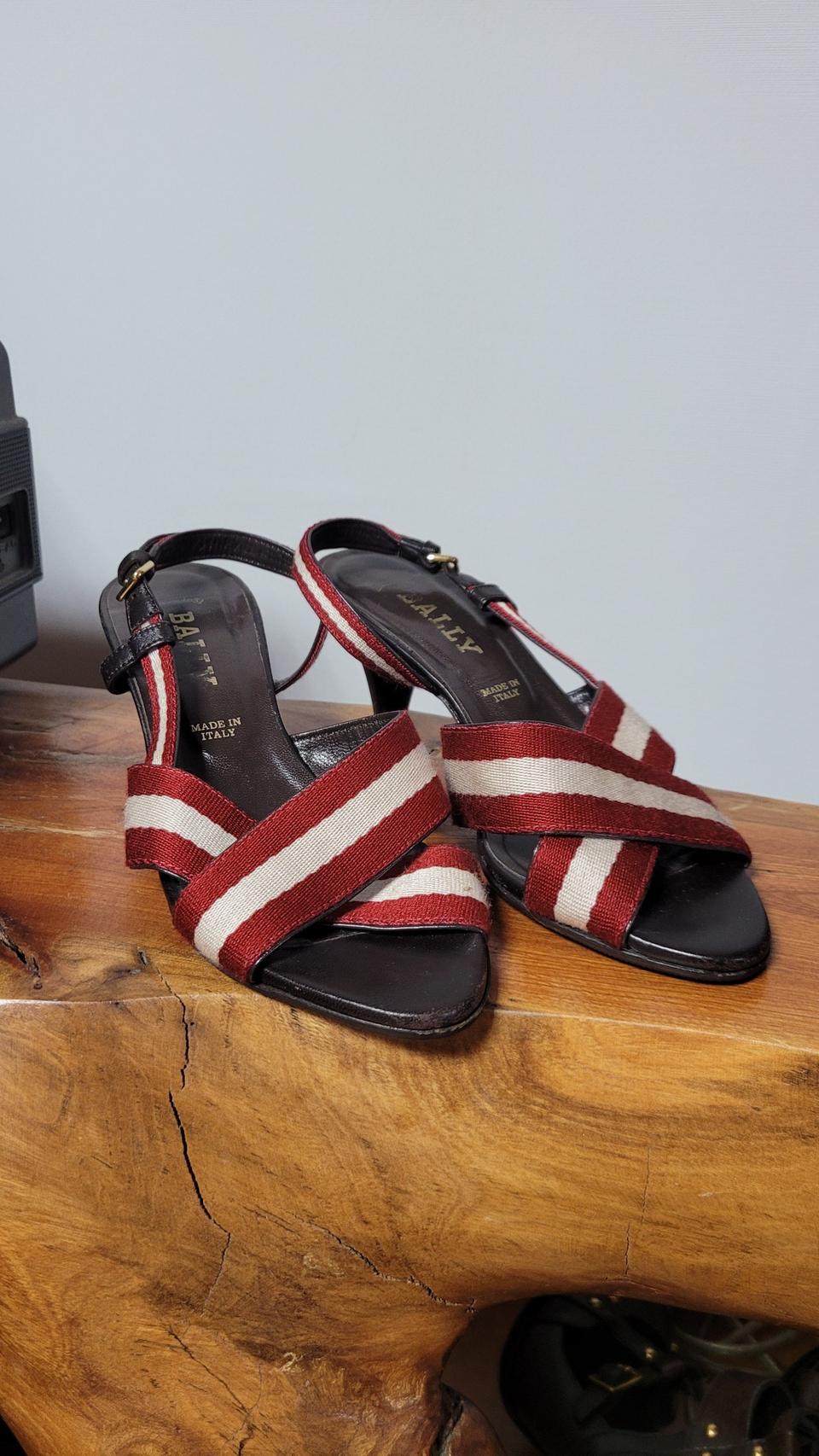 정품 발리 여성 샌들힐 (225mm)