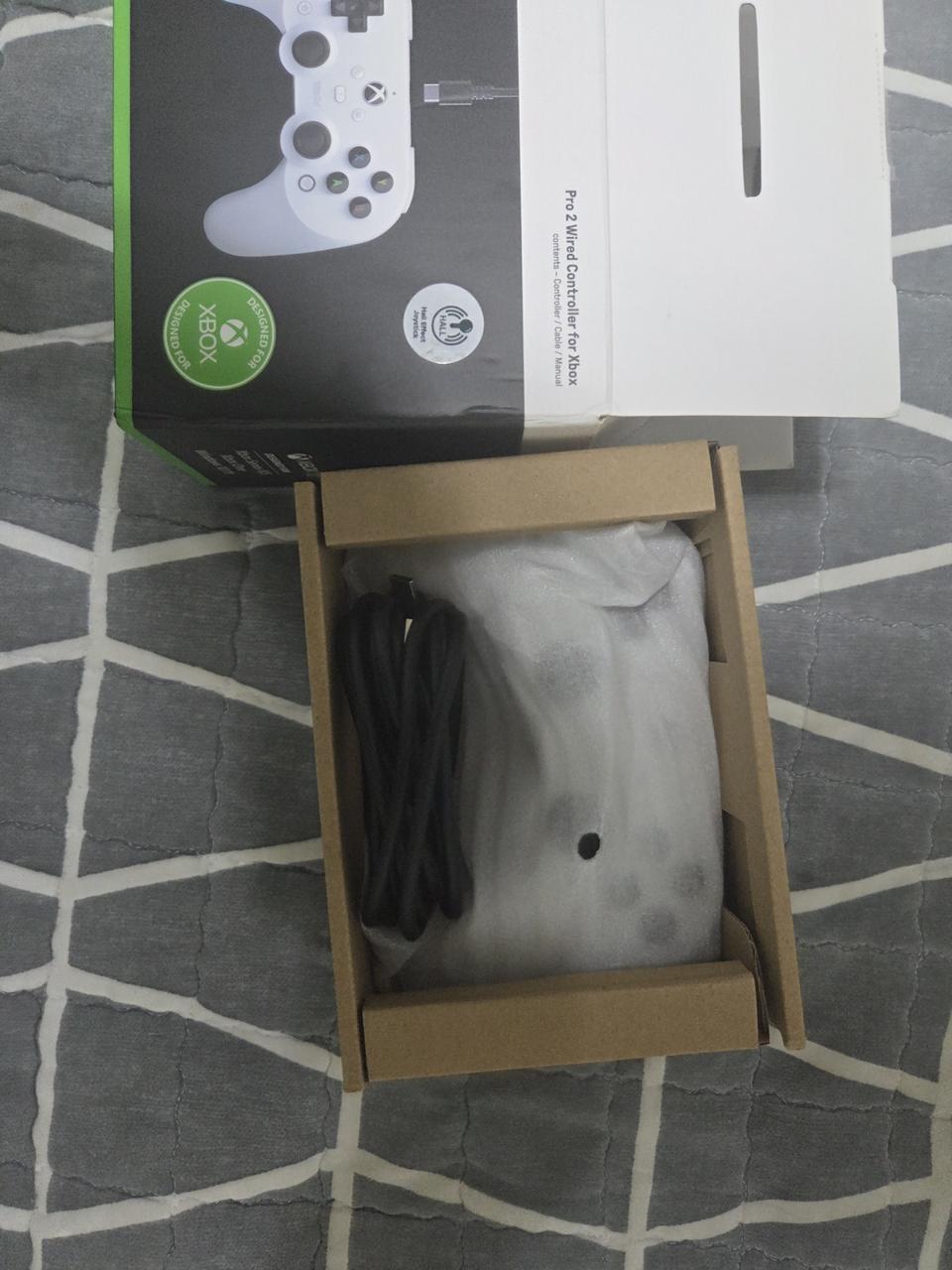 8bitdo(8미도) pro2 엑스박스(Xbox)게임패드팝니다.