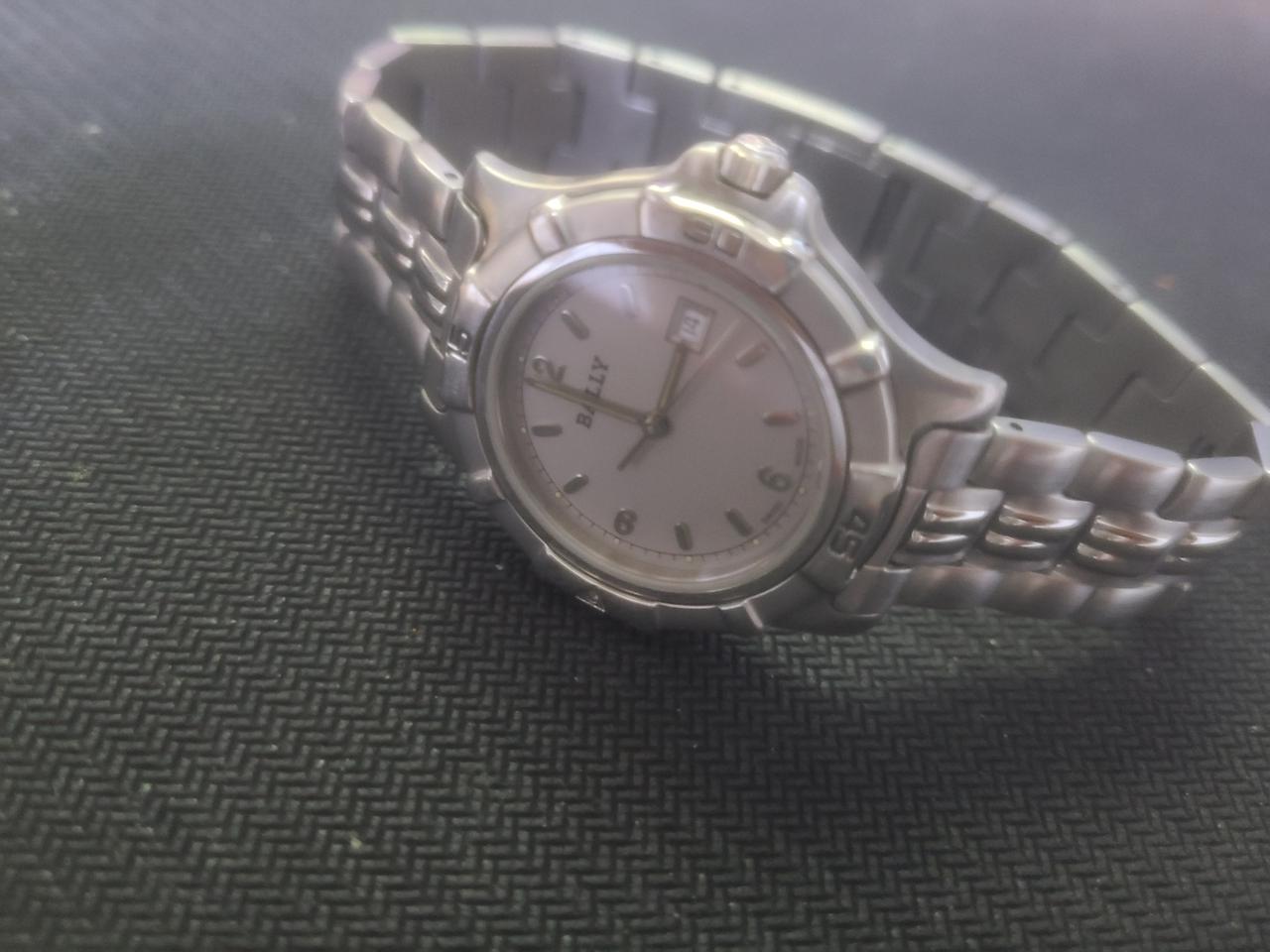 발리 다이버 시계 판매합니다.