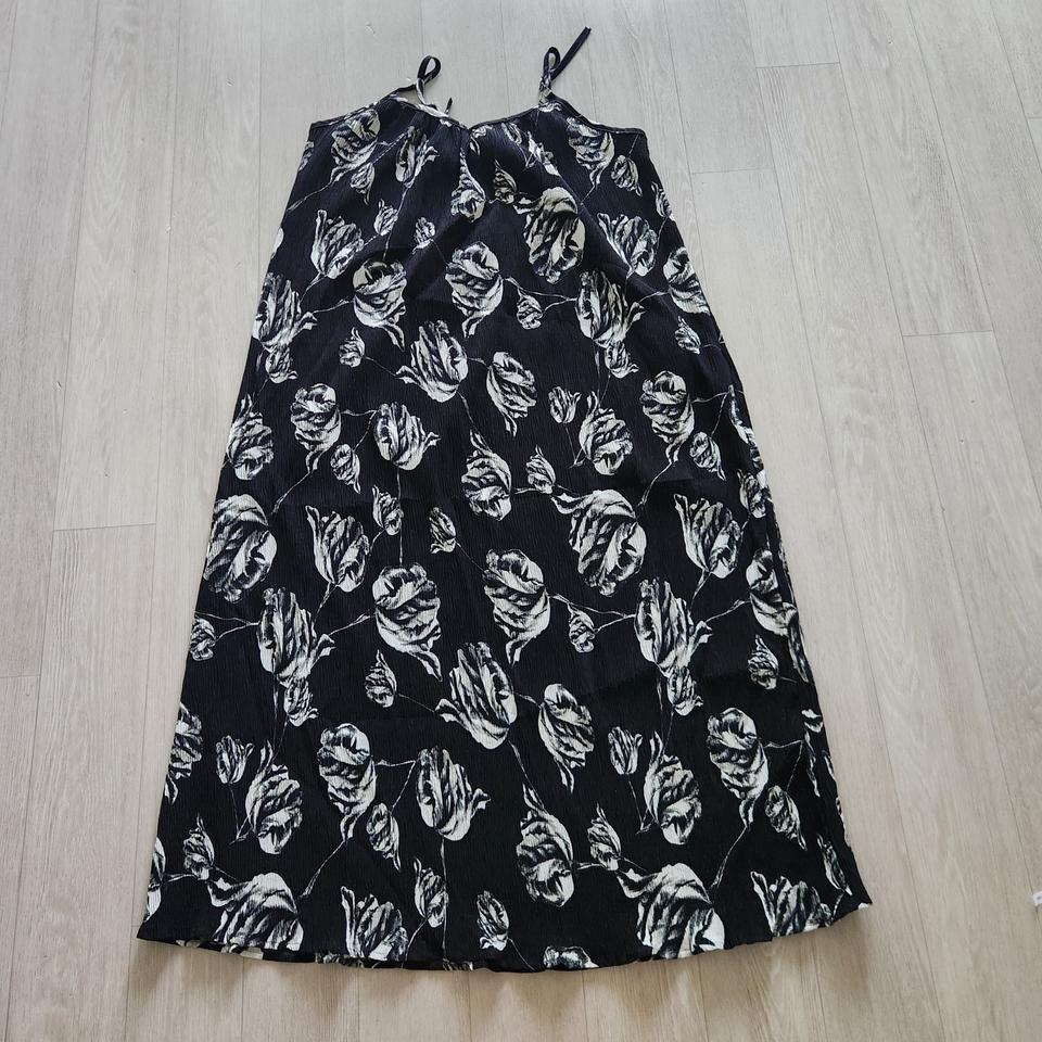 민소매 플라워 원피스free