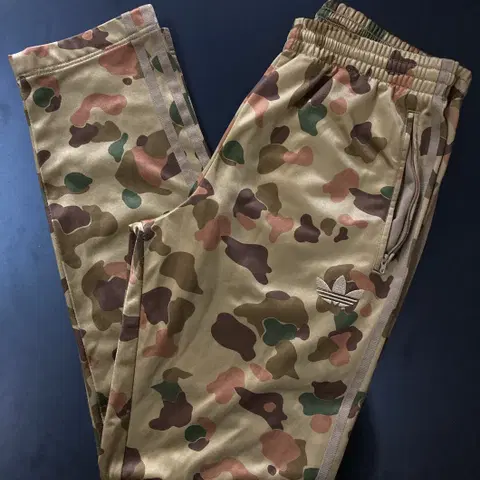 아디다스 카모 플라쥬 트랙팬츠 m 파이어버드 유로파