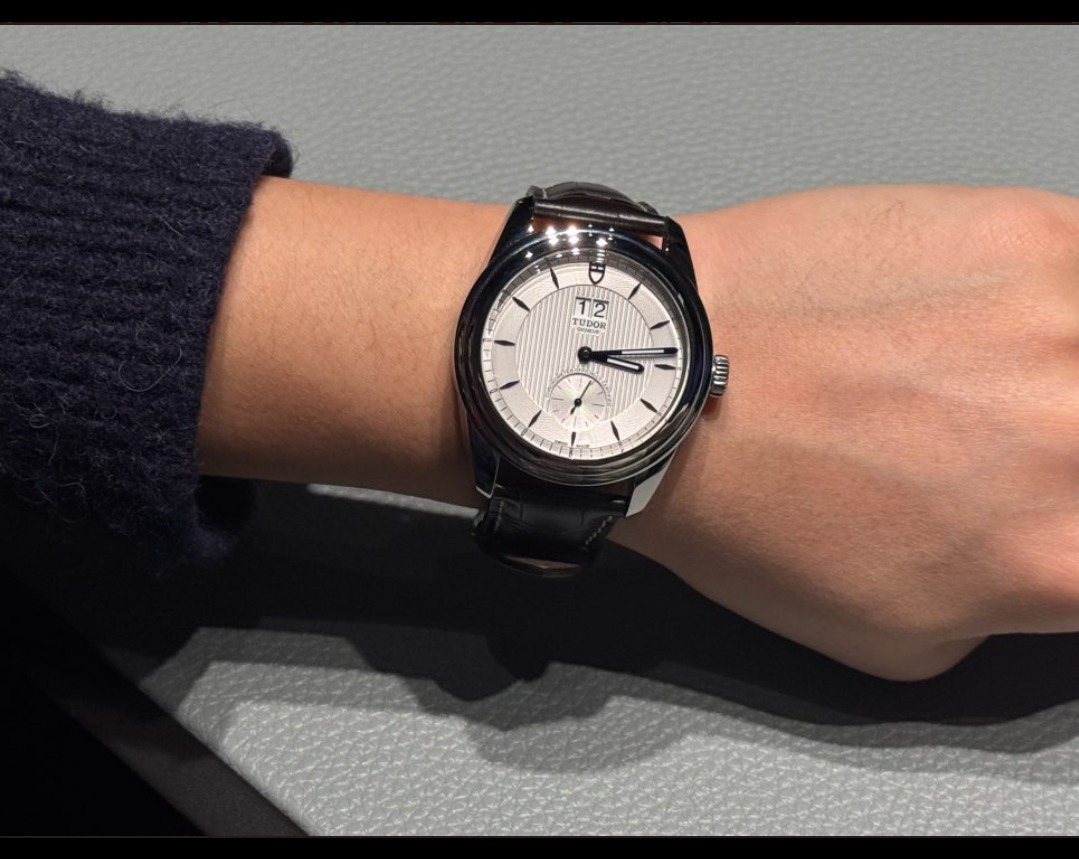 튜더 글래머 더블데이트 시계