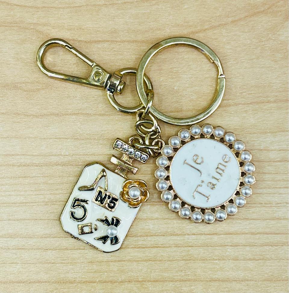 [미사용] 샤넬 NO.5 쮸뗌므 열쇠고리 키링