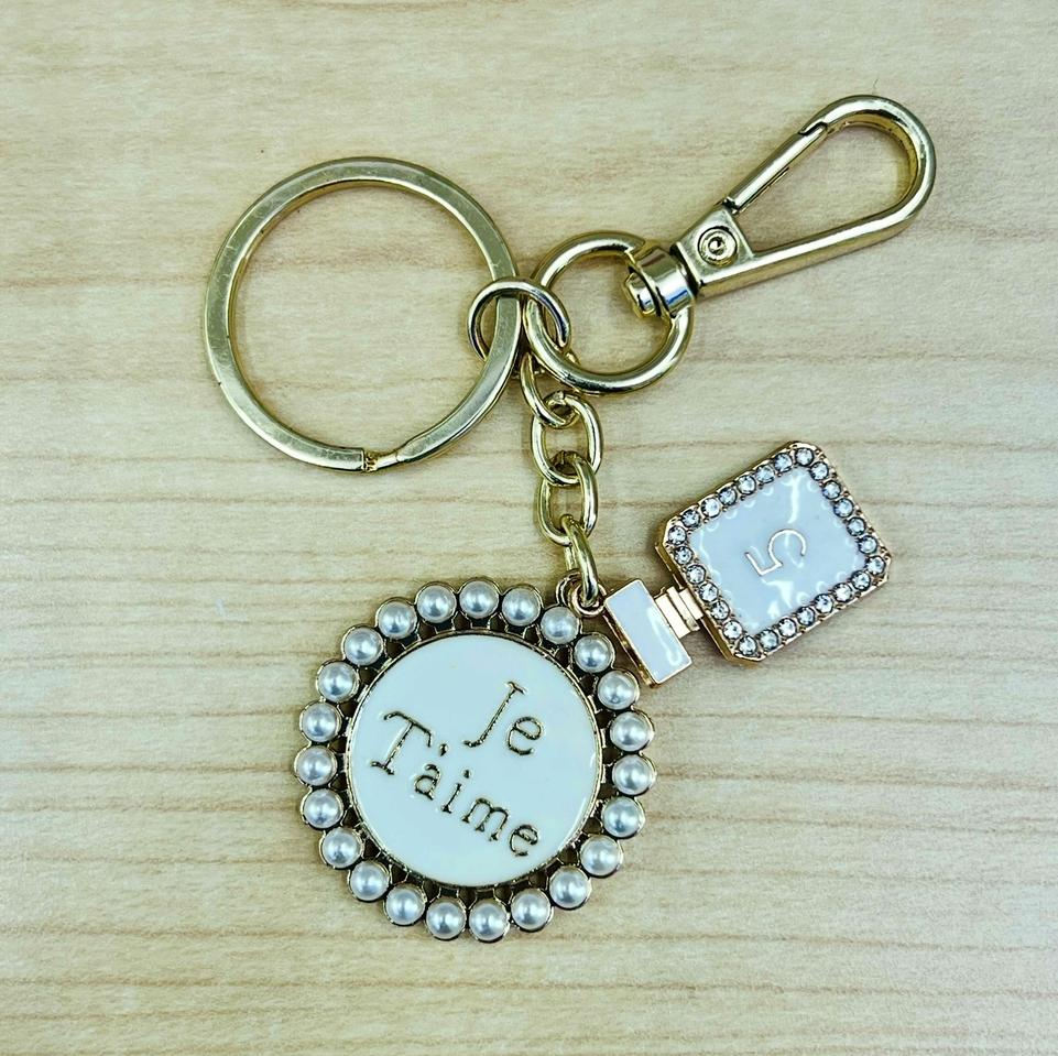 [미사용] 샤넬 NO.5 쮸뗌므 열쇠고리 키링