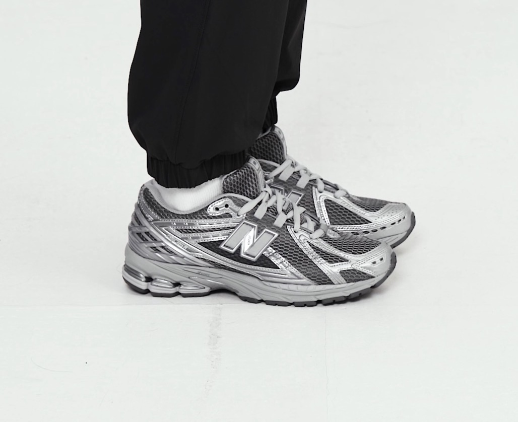 뉴발란스 남여공용 1906R 하버 그레이 실버 메탈릭(완전새것)230