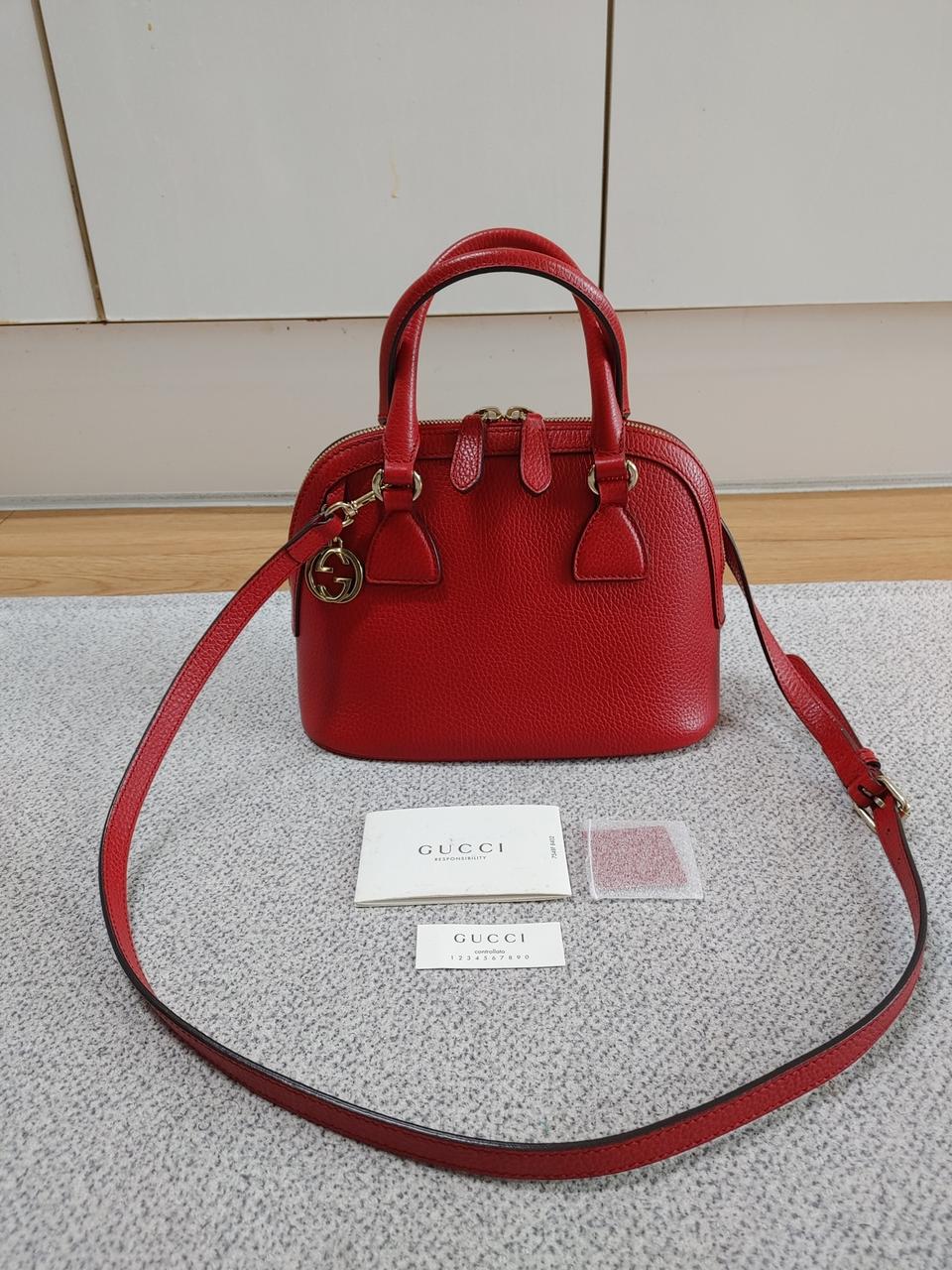 정품 구찌 인터로킹 참 미니 돔 크로스백 토트백