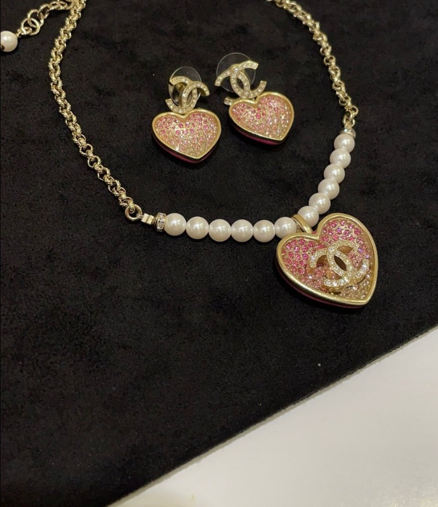샤넬 핑크 하트 목걸이
