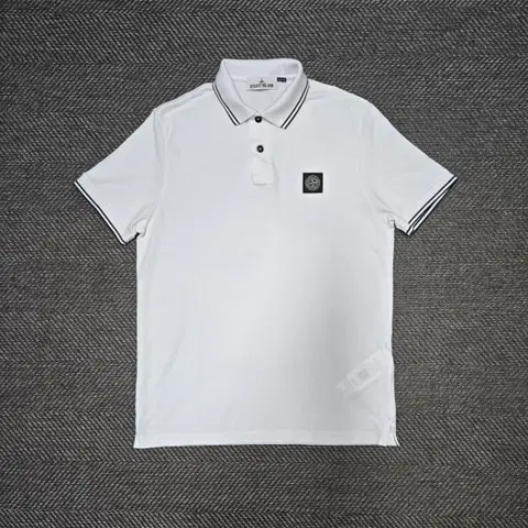 스톤아일랜드 24ss 화이트 반팔 카라티