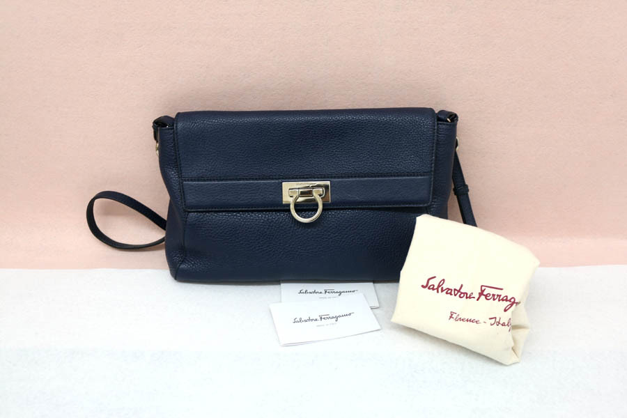 정품) 페라가모 아베이 여자크로스백