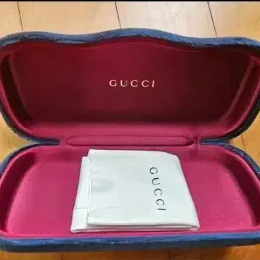 정품 구찌 선글라스케이스 파우치 안경닦이 포함