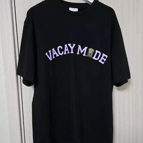 지오지아 블랙티셔츠 100 톡톡하고 매끄러운 소재 가을까지 입으세요