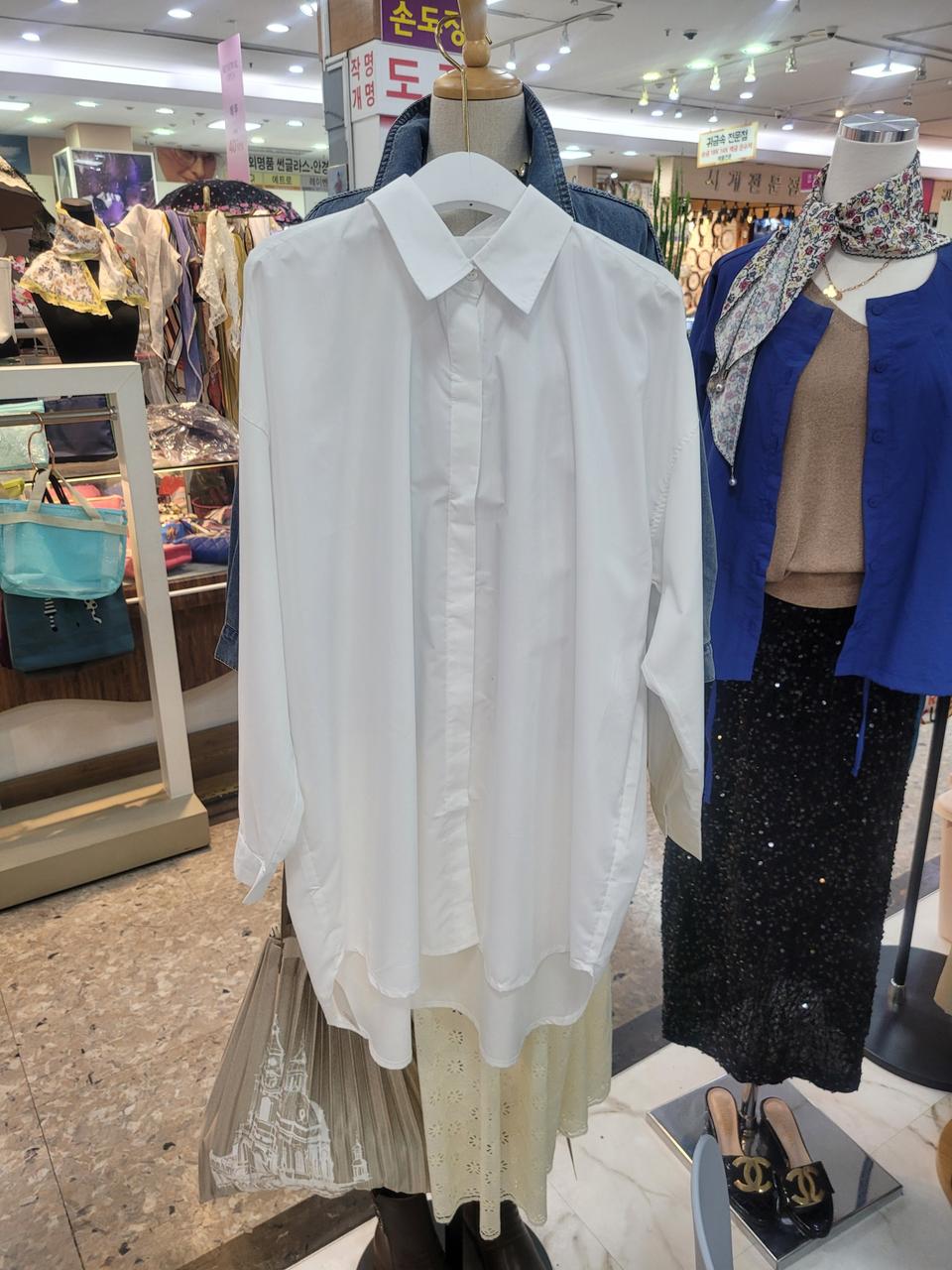새상품)흰색 롱 슬리브 셔츠