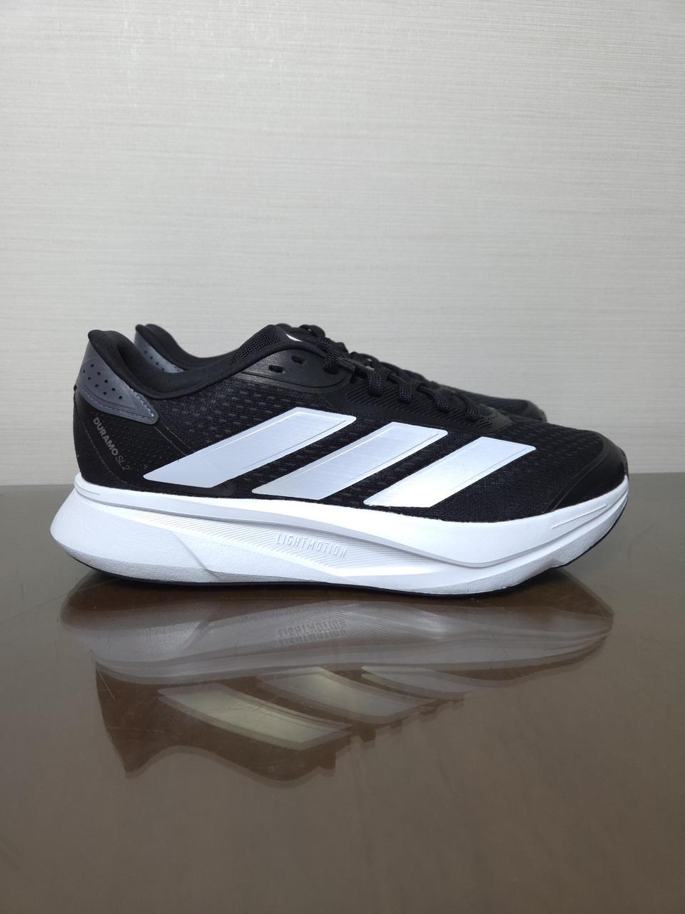 아디다스 라이트모션 운동화 블랙화이트