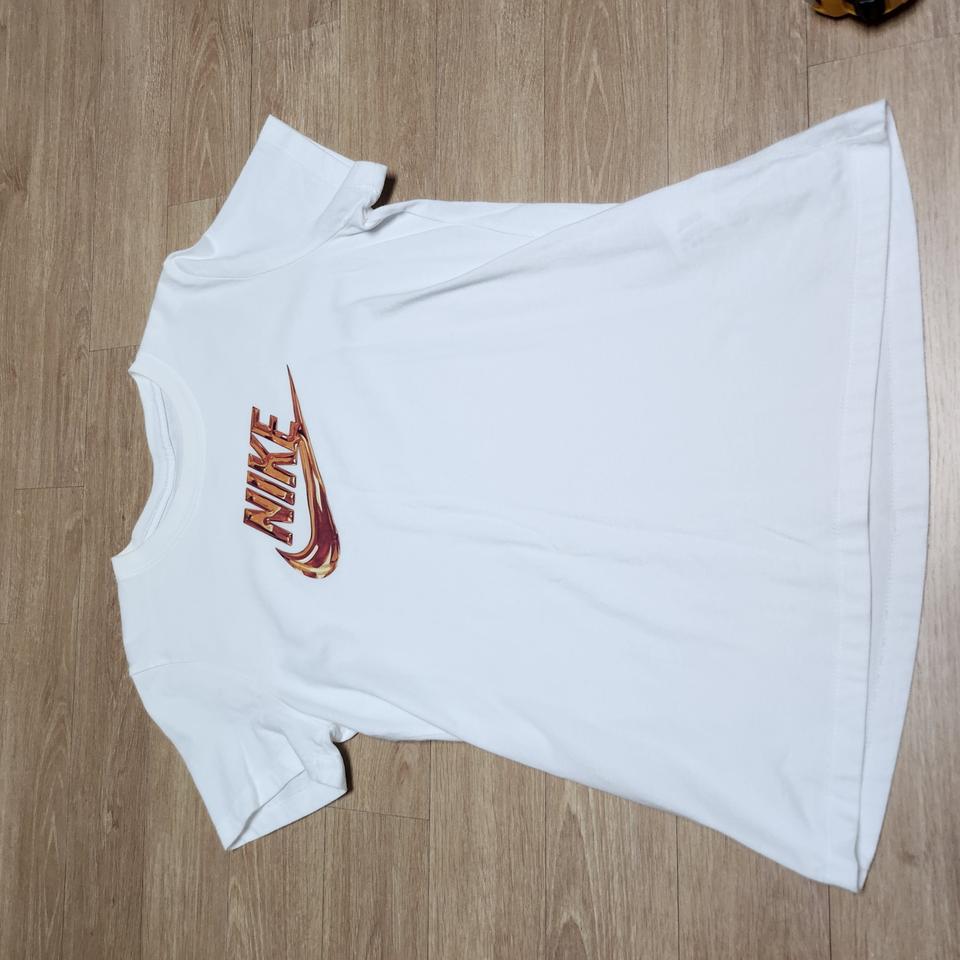 나이키 여성티셔츠