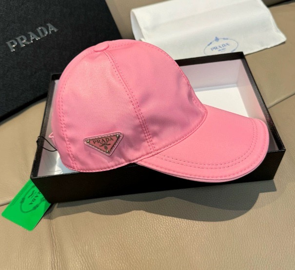 프라다 볼캡
