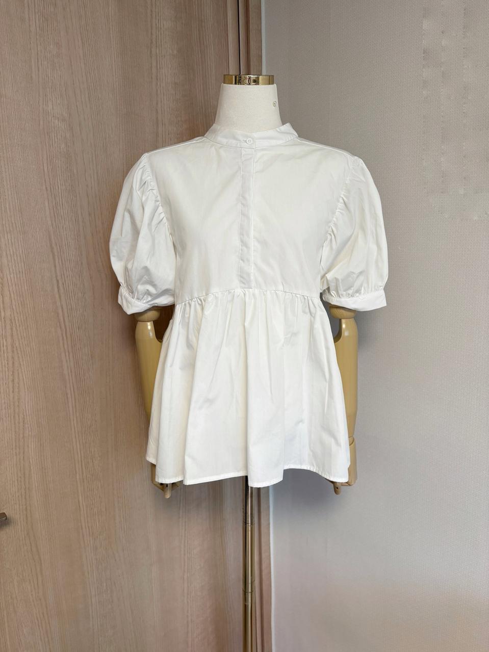 귀여운 뒷리본 퍼프셔츠