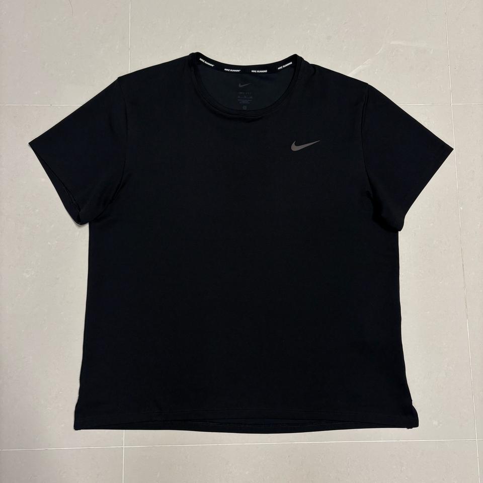 정품 나이키 드라이핏 스우시 블랙 반팔 기능성 티셔츠