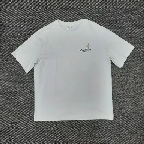 c6 디스커버리 반팔 티셔츠