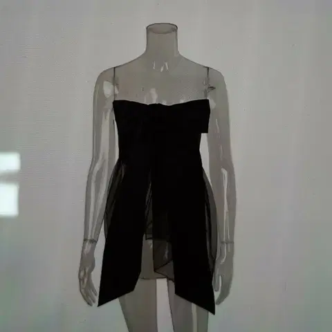 에블린 리본 슬립 블랙 튜브탑 리본 장식