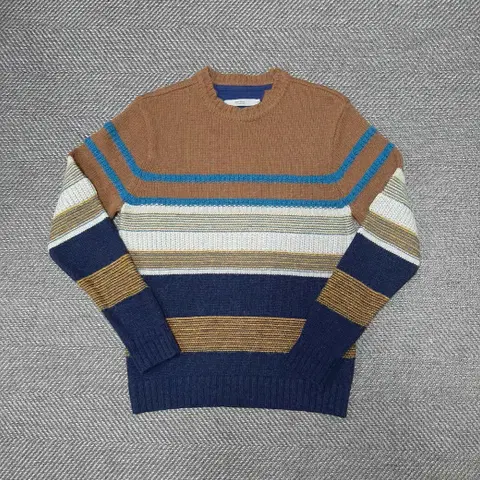 시리즈 줄무늬 패턴 니트티 모75% 브라운/네이비