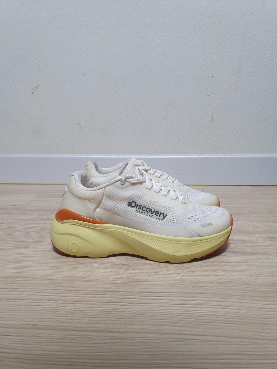 디스커버리 운동화 230