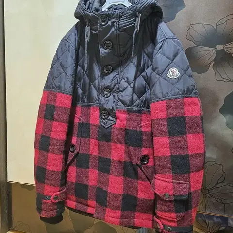 몽클레어 퀼팅 체크 후드 패딩