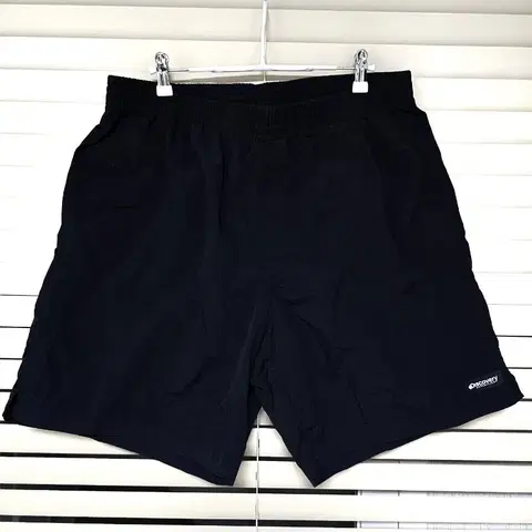 디스커버리 검정 반바지 38사이즈