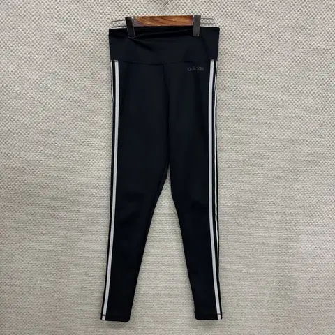 만원샵 아디다스 사이드라인 검흰 블랙 레깅스 M M04459