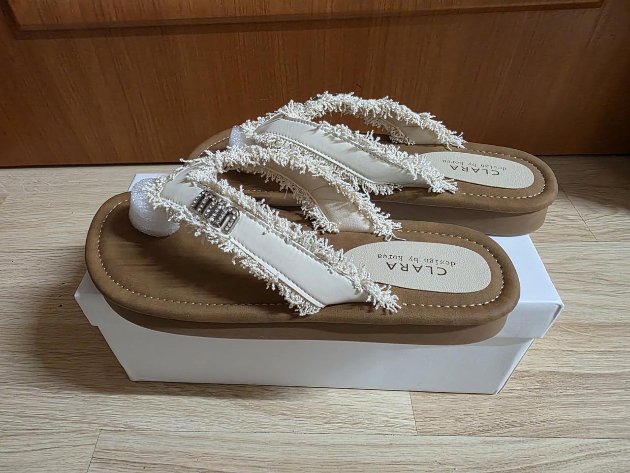 넘 예쁜 폭신 쪼리(240mm..발볼작은 245mm도 가능)
