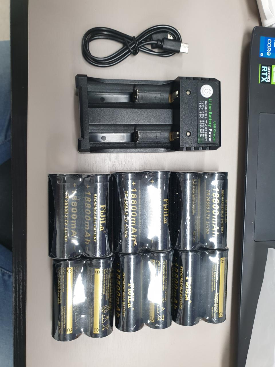 Fijila 충전지 8개와 USB 충전기