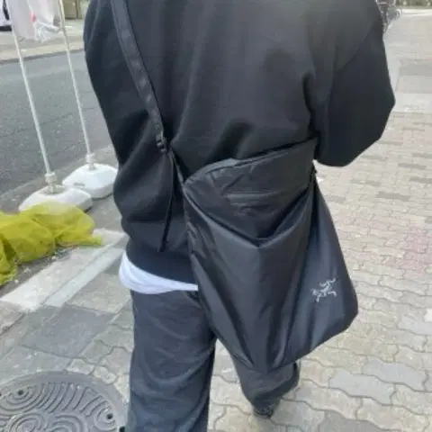 아크테릭스 헬리아드 12 숄더백