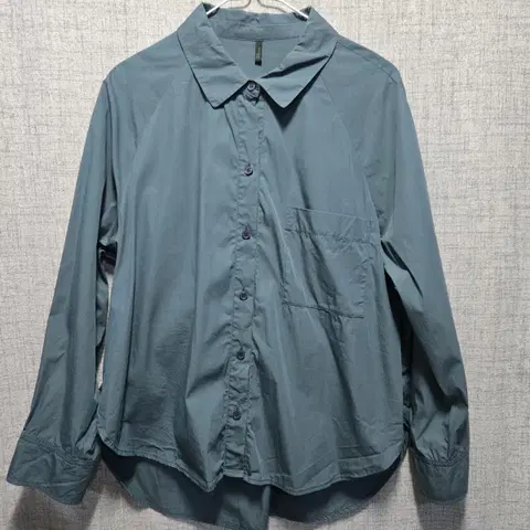 베네통 여성 오버핏 포켓 셔츠 42