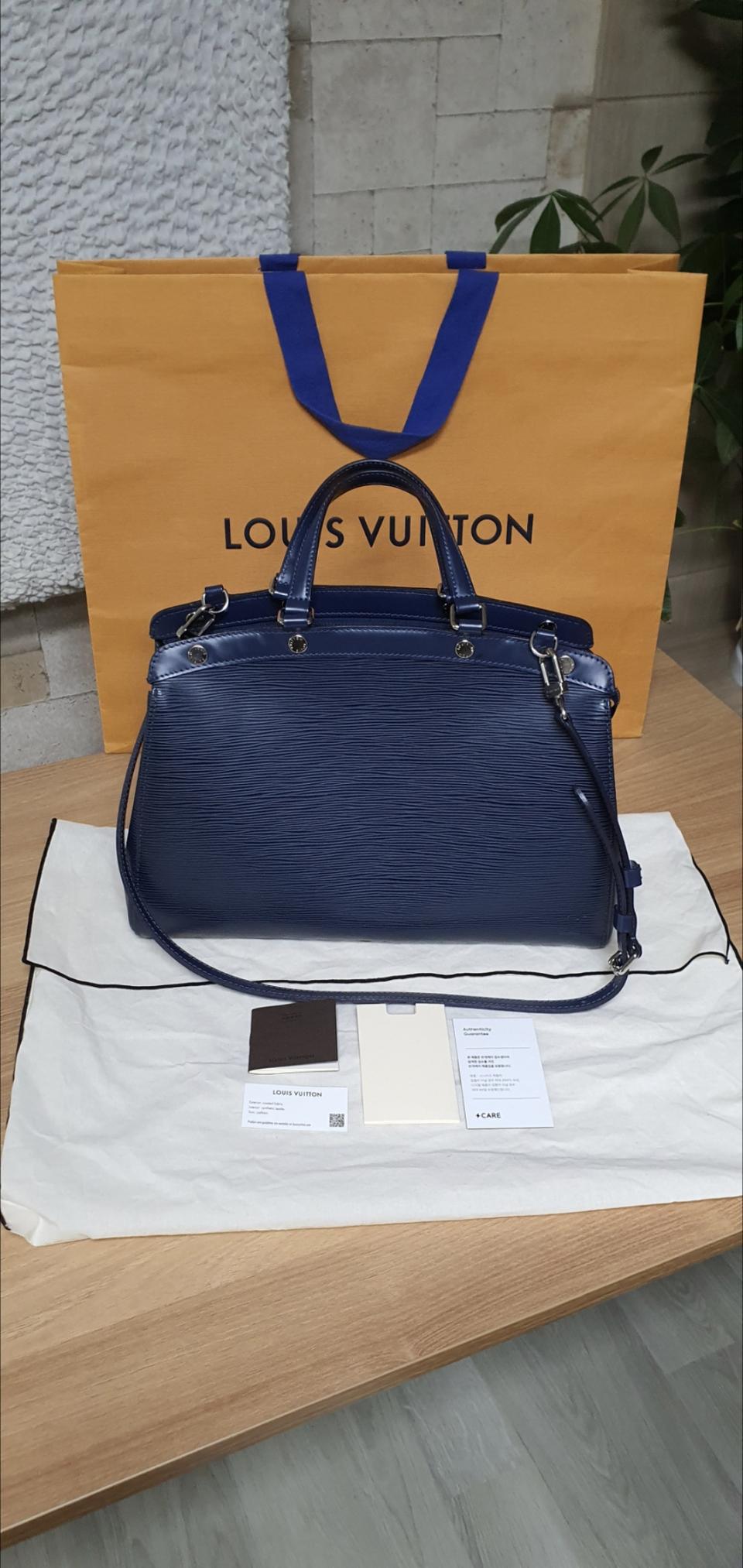 루이비통 에삐 브레아mm/크로스백 정품S급(감정서O)