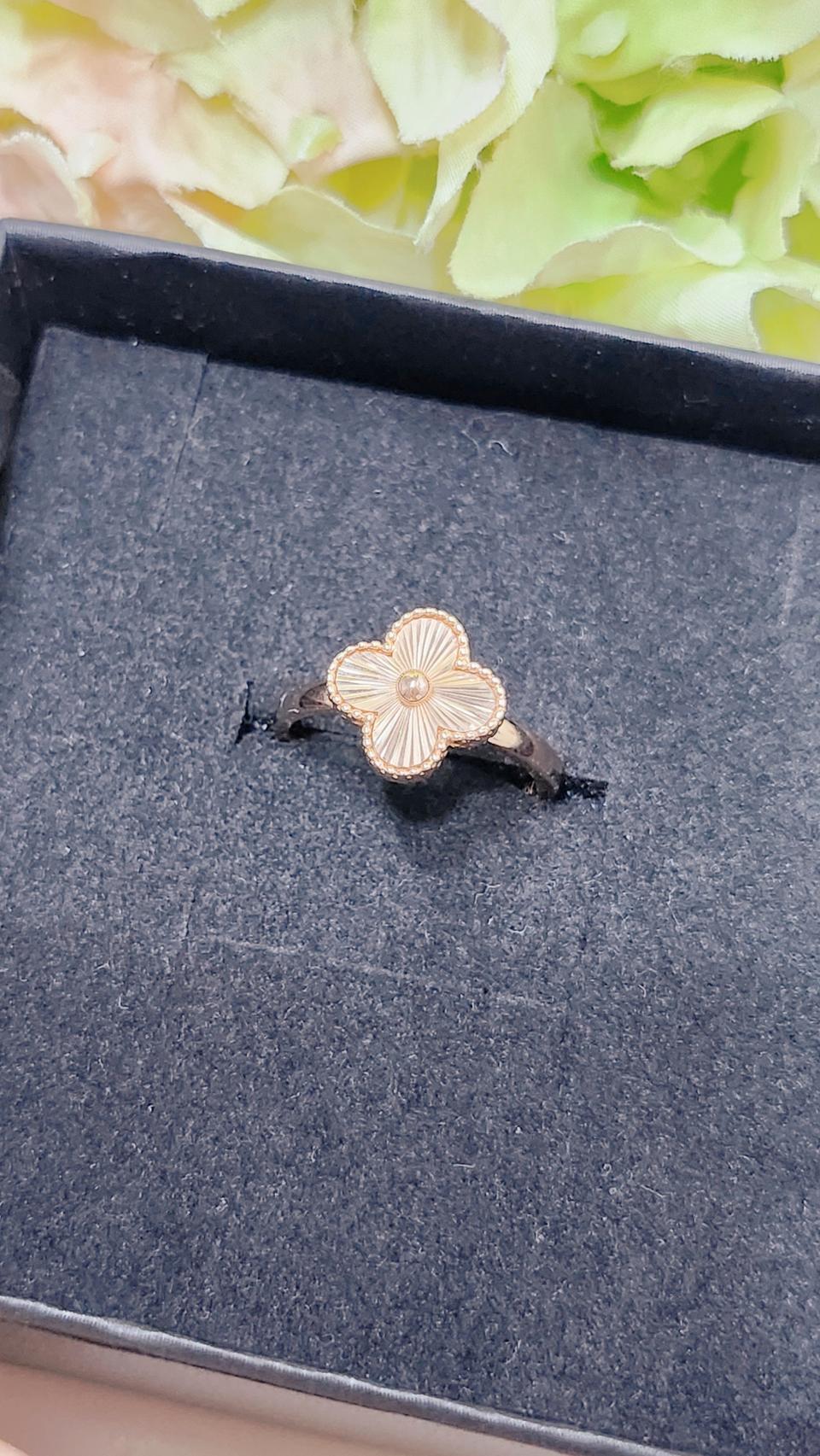 @정리가@ 18k 트렌디 컷팅 크로바 반지