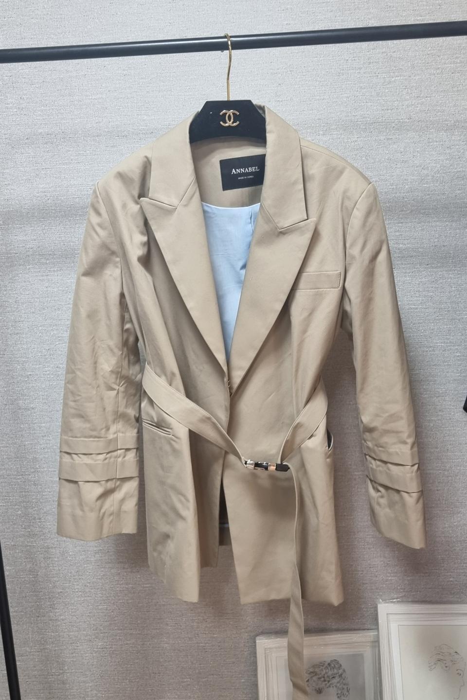 베이지 벨티드 자켓