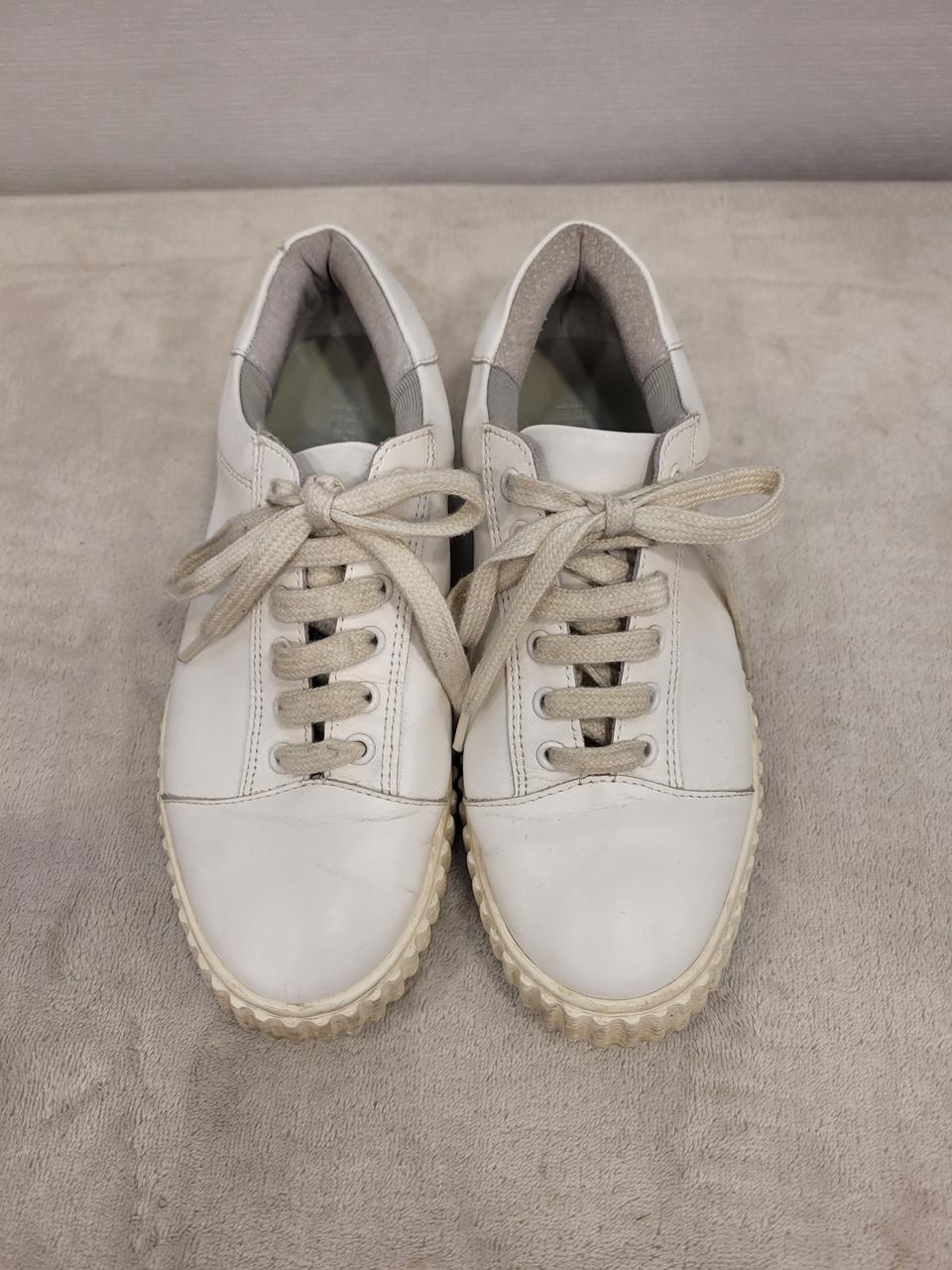 빈폴 흰색 가죽 스니커즈 235mm