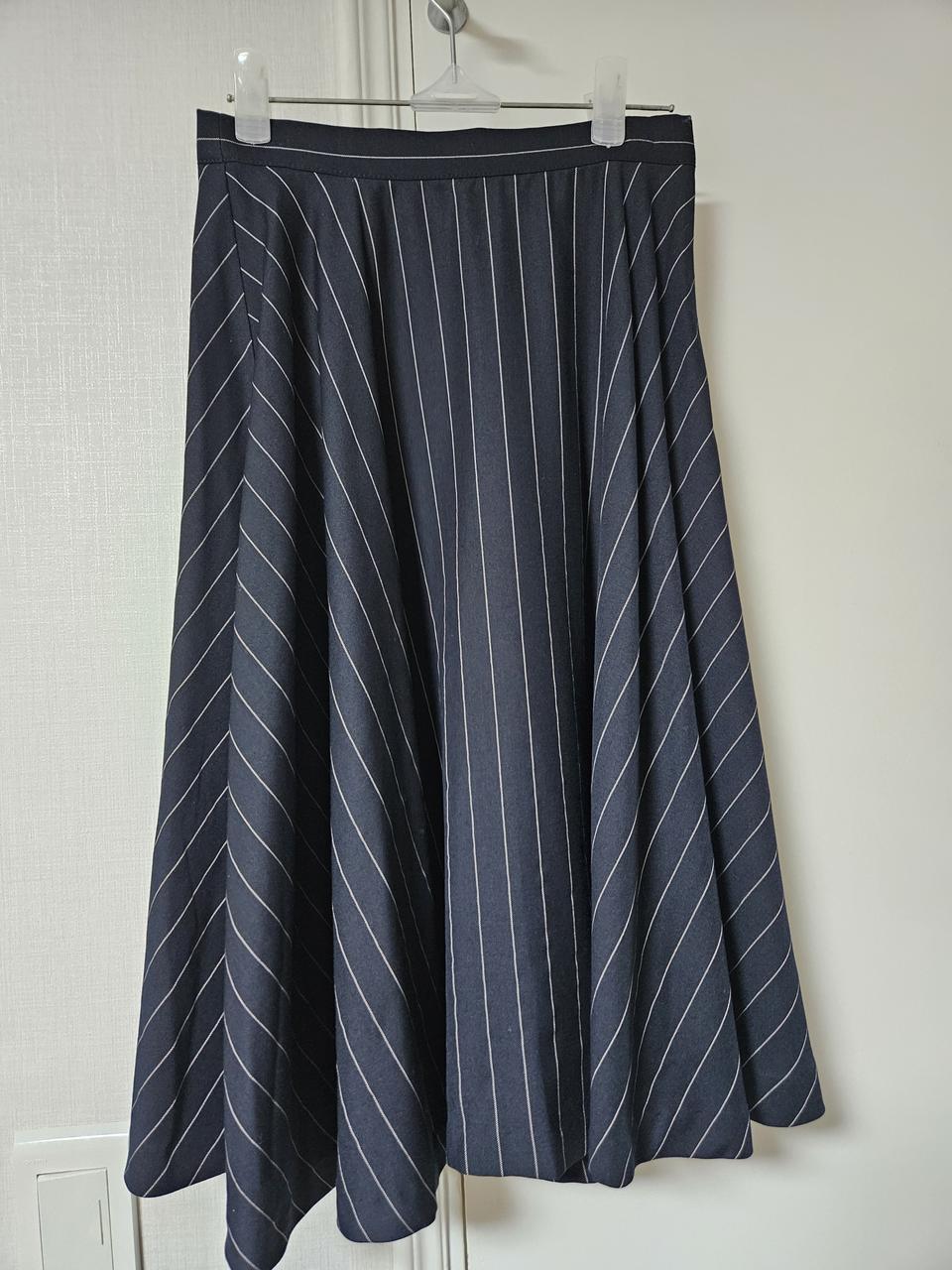 수입 스트라이프 A라인 스커트