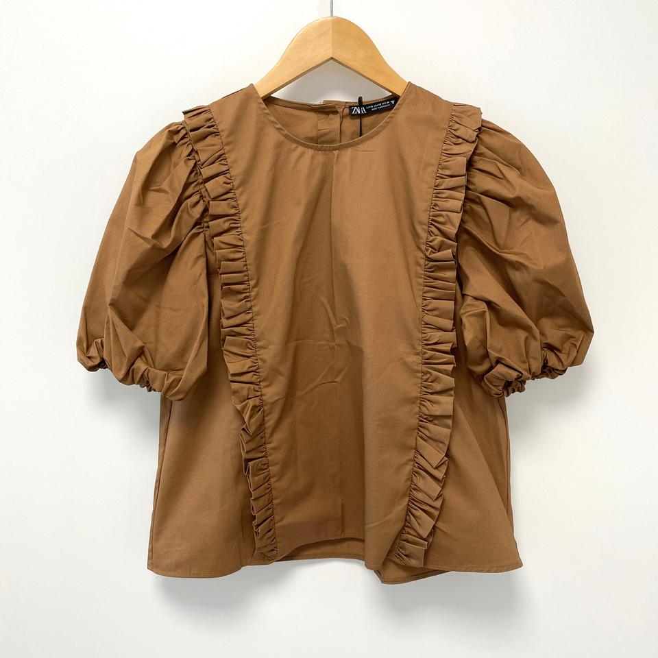[새상품] XS 자라 브라운 프릴 퍼프 숏 블라우스