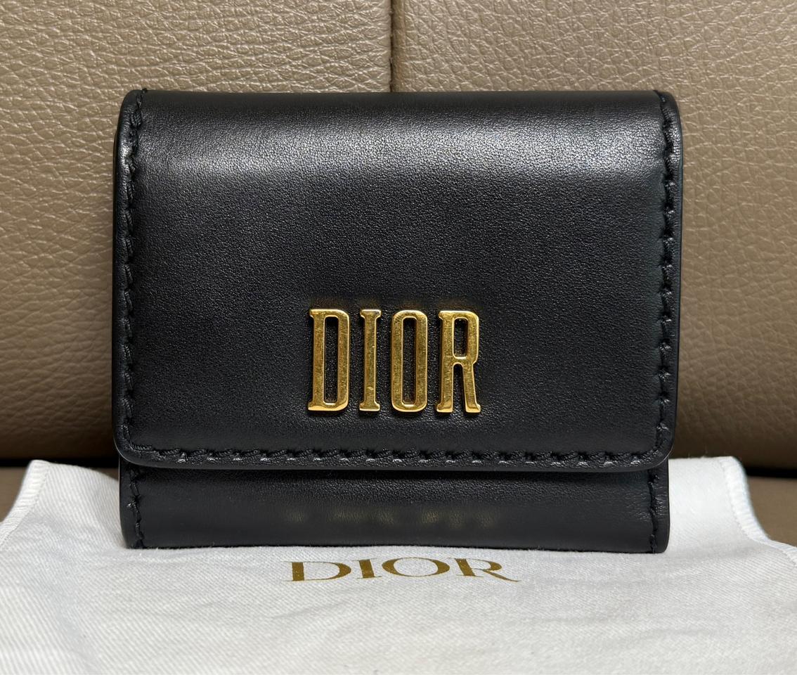 디올 카프스킨 로고 디펜스 컴팩트 3단 지갑 블랙