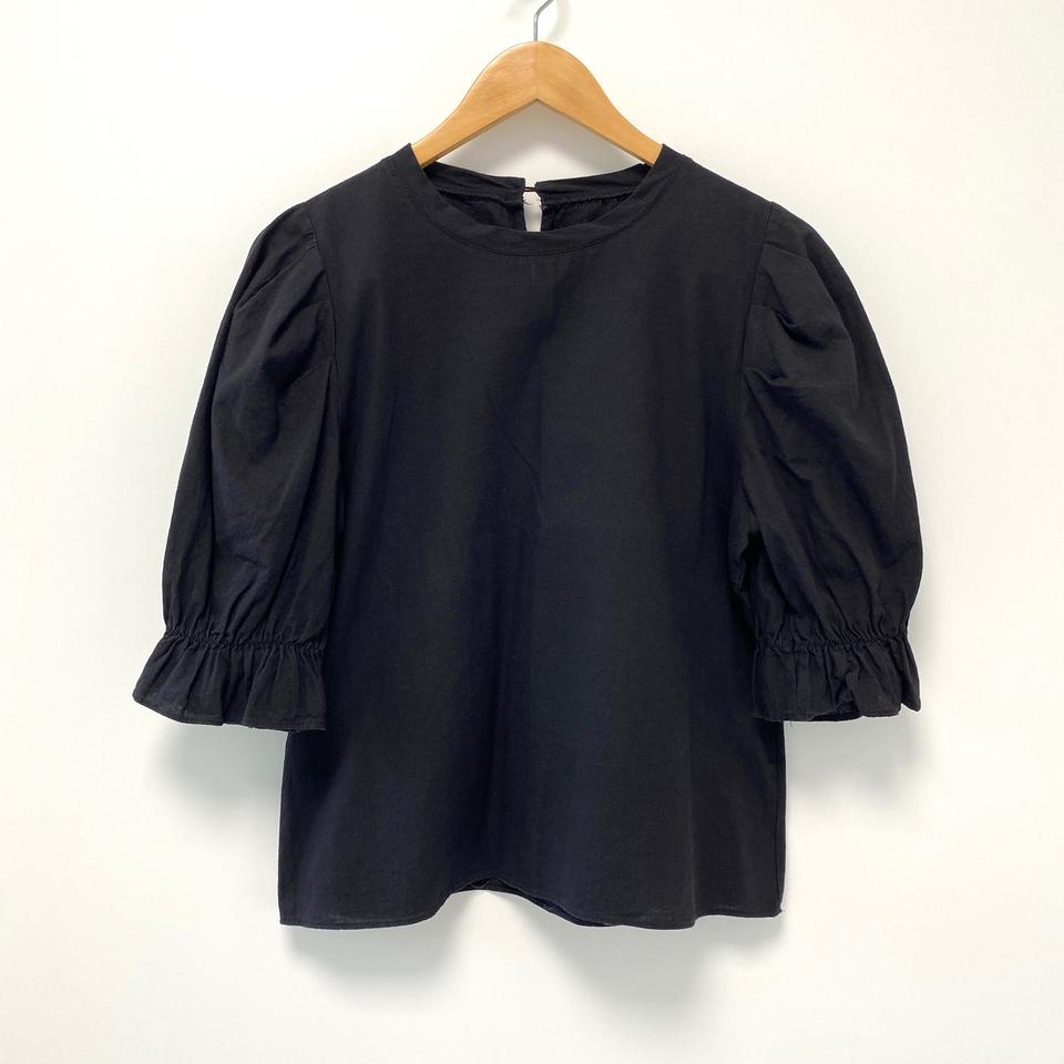 블랙 아방핏 퍼프 블라우스