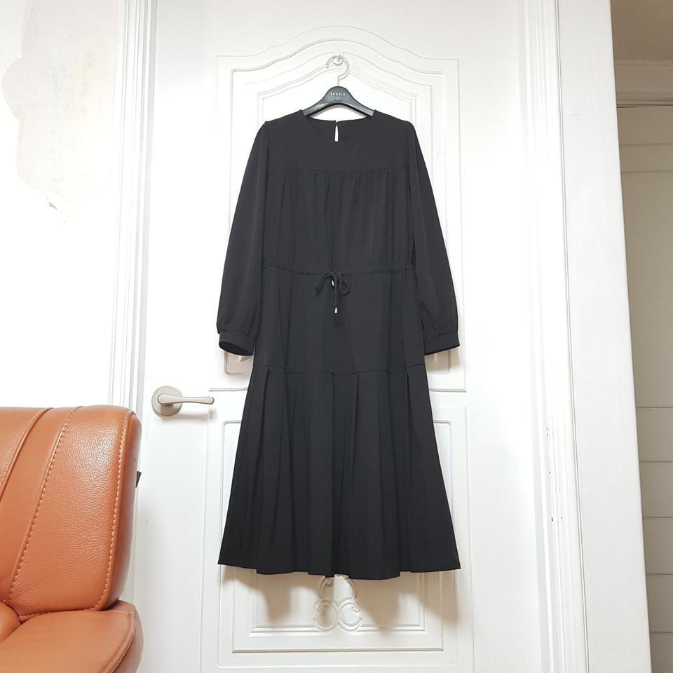 바스락 허리스트링 플리츠 셔링 롱 맥시 원피스 블랙 프리사이즈