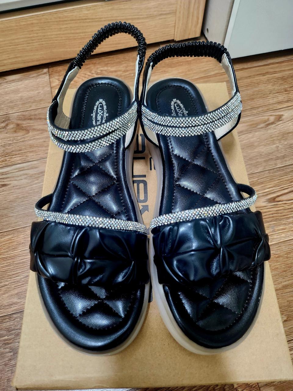 여신셔링큐빅샌들245(새상품)