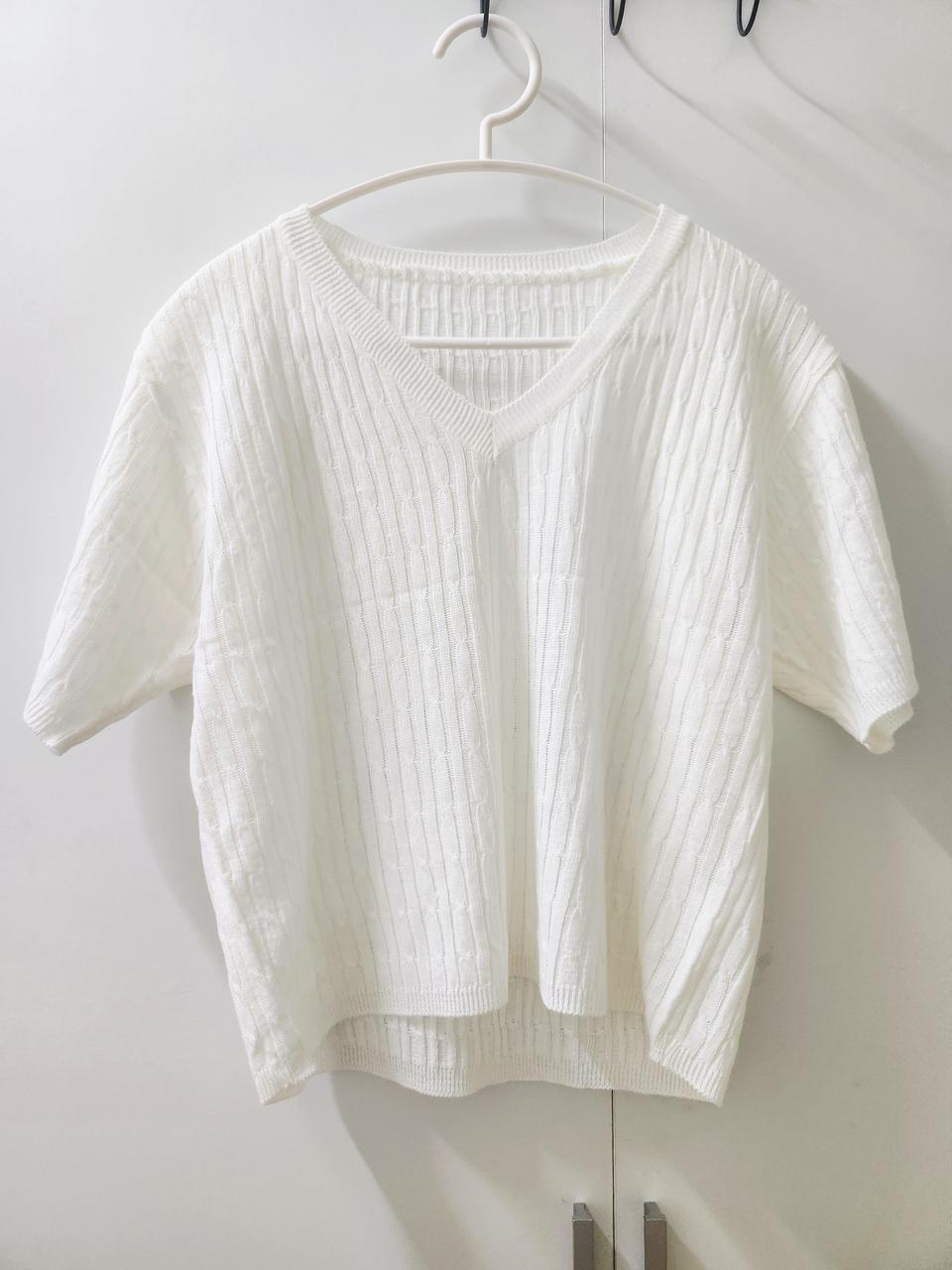 브이넥꽈베기 반팔니트(새상품)