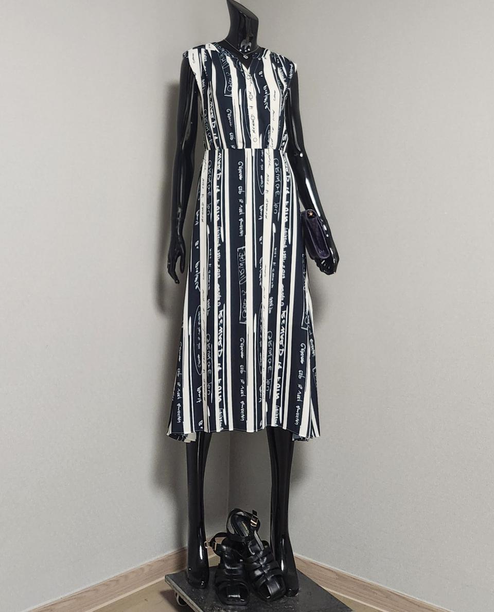 레터링 스트라이프 원피스