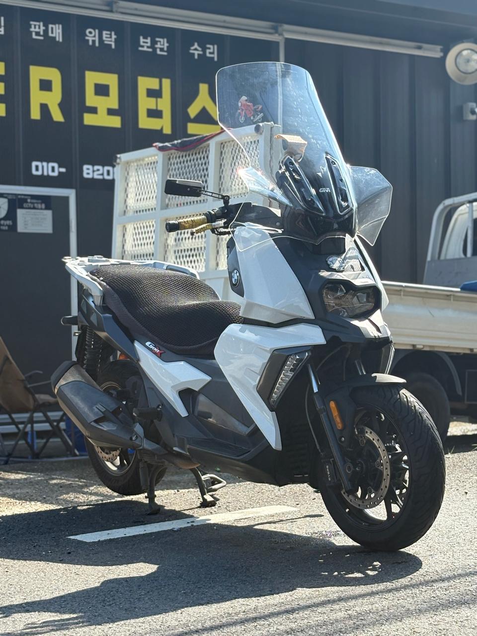 BMW C400X
