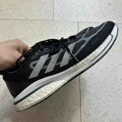 아디다스 슈퍼노바M 부스터 운동화 245