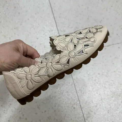 슈슈 펀칭 꽃 단화 로퍼 245